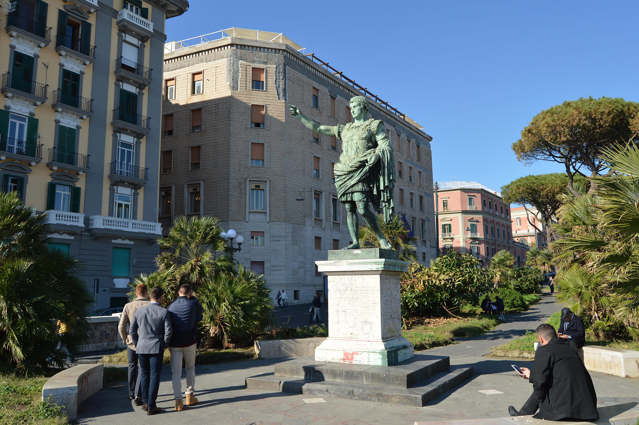 Statua di Augusto, Napoli